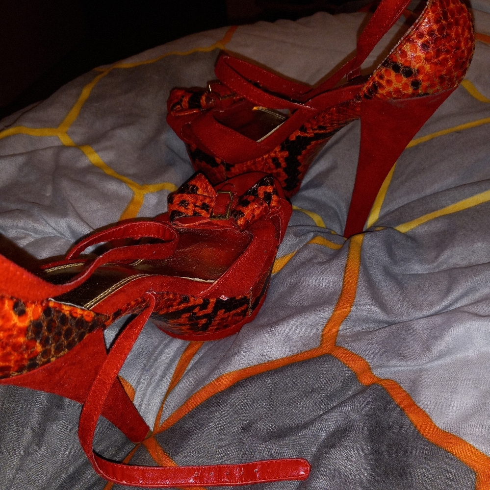 Heels - Picture 2 of 4